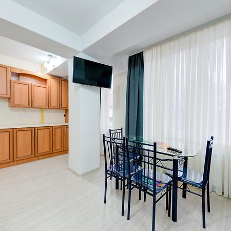 Catherine Hotel Chişinău Esterno foto