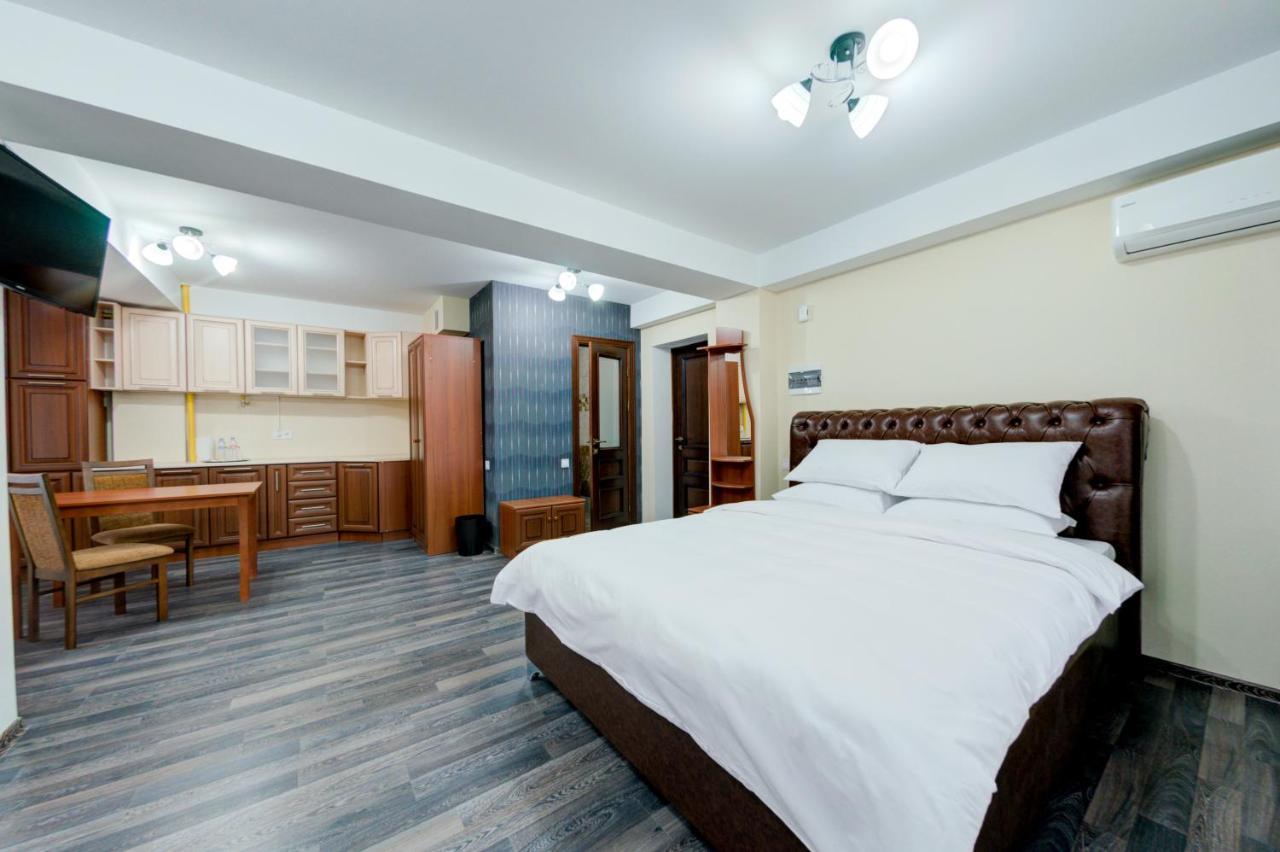 Catherine Hotel Chişinău Esterno foto